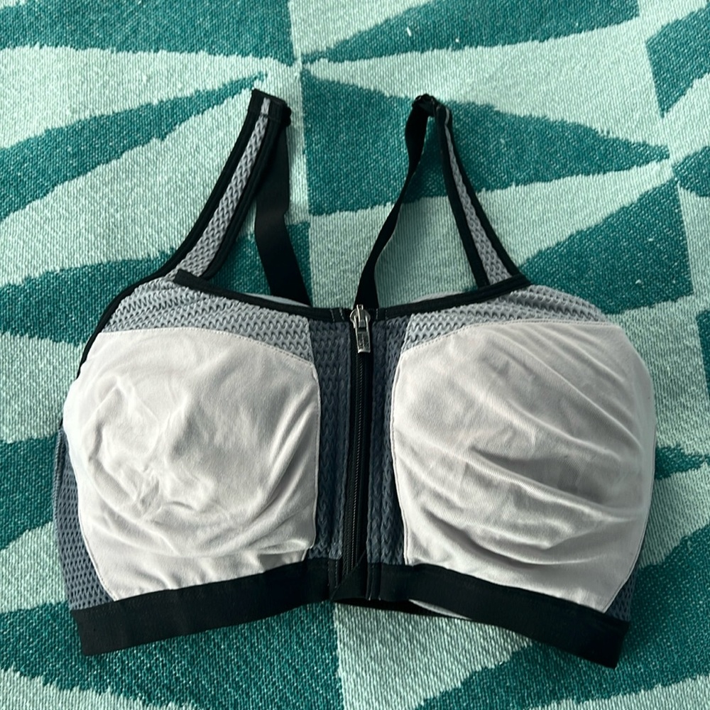 34DDD Victoria’s Secret Knockout Sports Bra